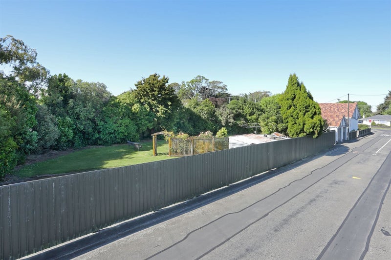 177 Bridge Street, Bulls - Carousel 21