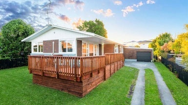 8 Spence Road, Henderson, Auckland - Carousel 1