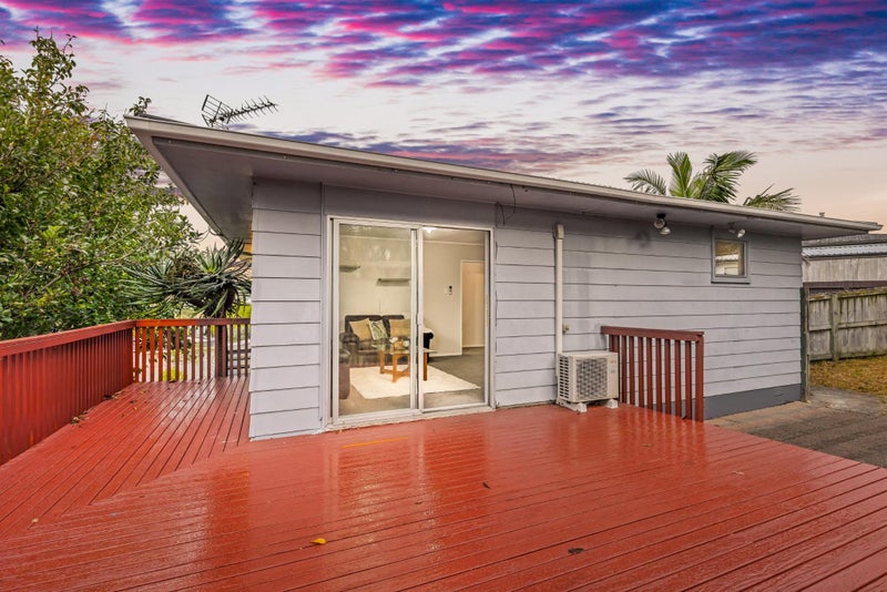 18 Solar Road, Glen Eden, Auckland - Carousel 1