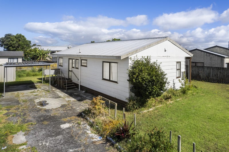 74 Maplesden Drive, Clendon Park, Auckland - Carousel 1