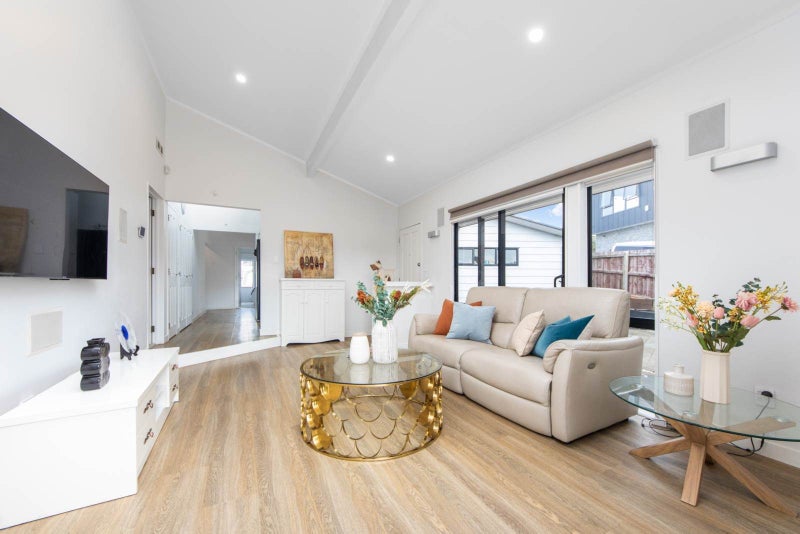 10 Coubray Place, Botany Downs, Auckland - Carousel 2