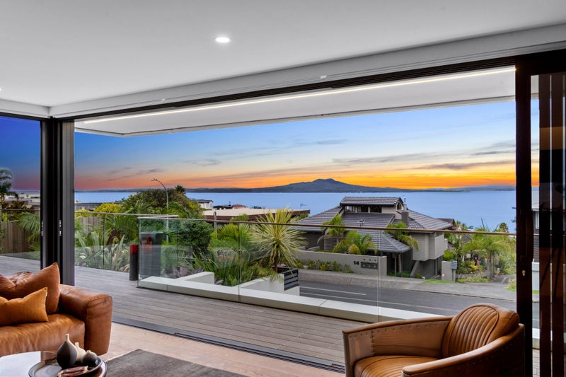 15 Marama Street, Castor Bay, Auckland - Carousel 2