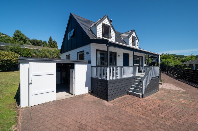 1/3 Cherry Lane, Acacia Bay, Taupō - Carousel 1