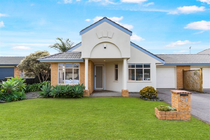57 Fernbrook Close, Burswood, Auckland - Carousel 1