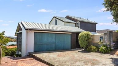 86 Tweed Road, Papakowhai, Porirua - Carousel 1
