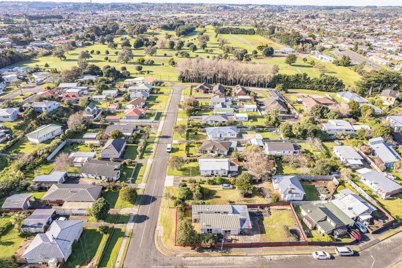 1 Banks Place, Tawhero, Whanganui - Carousel 1