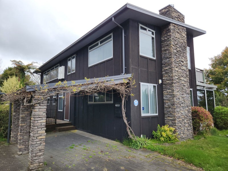 7 Weka Road, Waipahihi, Taupo - Carousel 1