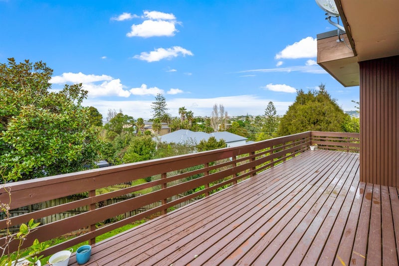 2/0 Carlisle Road, Browns Bay, Auckland - Carousel 2