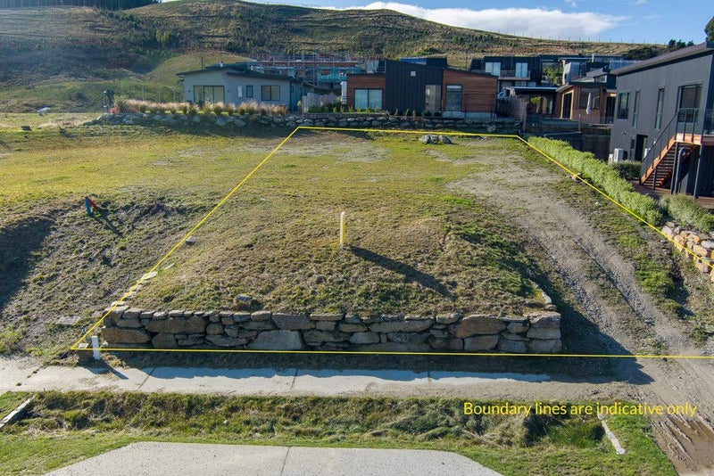 32 Kirimoko Crescent, Wānaka - Carousel 2