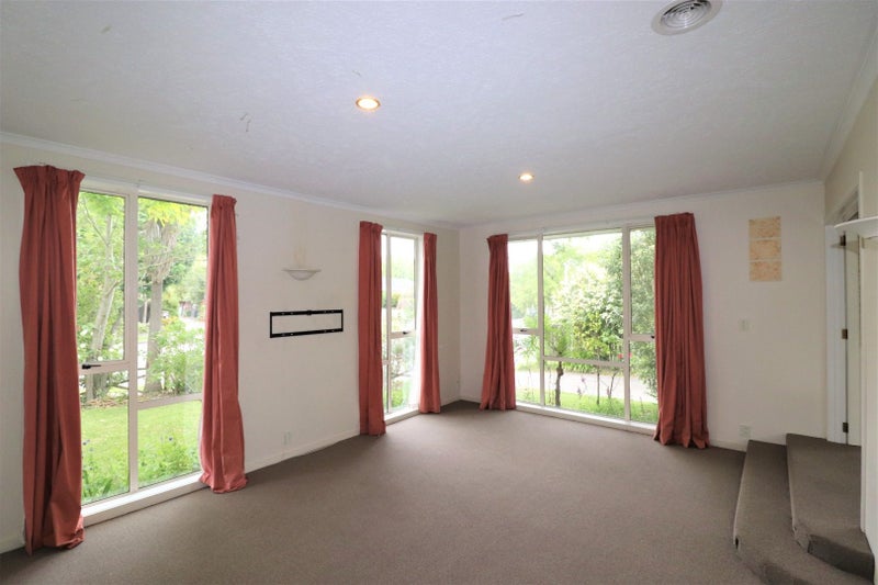 4 Leeman Place, Redwood, Christchurch - Carousel 2