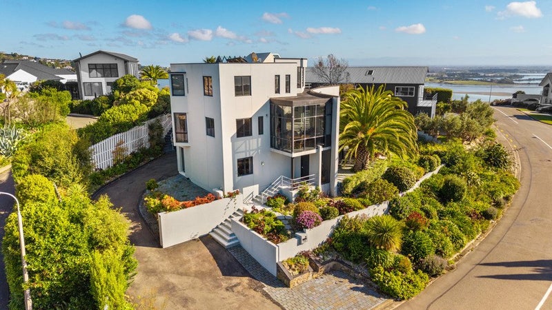 72 Glenstrae Road, Redcliffs, Christchurch - Carousel 1
