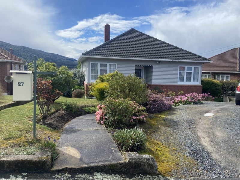 27 Forresbank Avenue, Wakari, Dunedin - Carousel 1