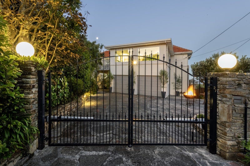 27 Amritsar Street, Khandallah, Wellington - Carousel 22