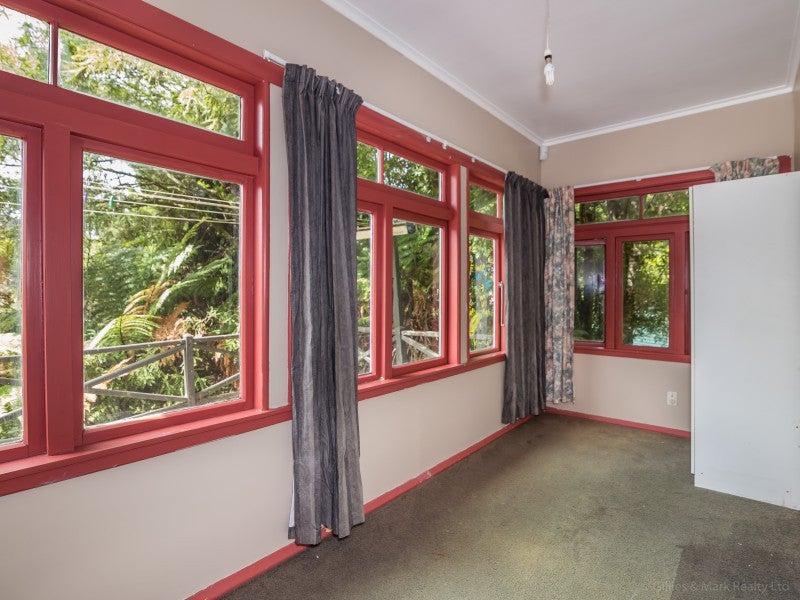 30 Wyndham Road, Pinehaven, Upper Hutt - Carousel 23