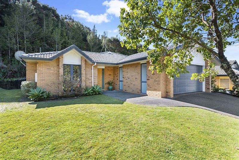 33 Kate Sheppard Avenue, Torbay, Auckland - Carousel 1