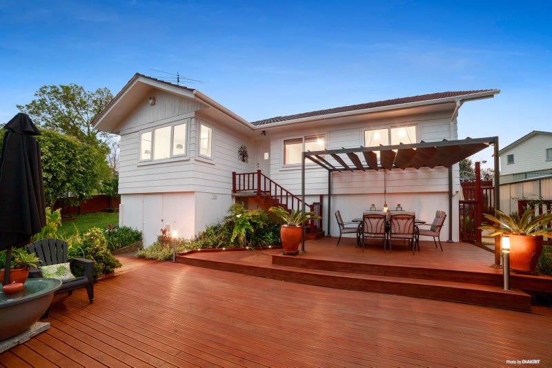 22 Meadowood Drive, Unsworth Heights, Auckland - Carousel 1