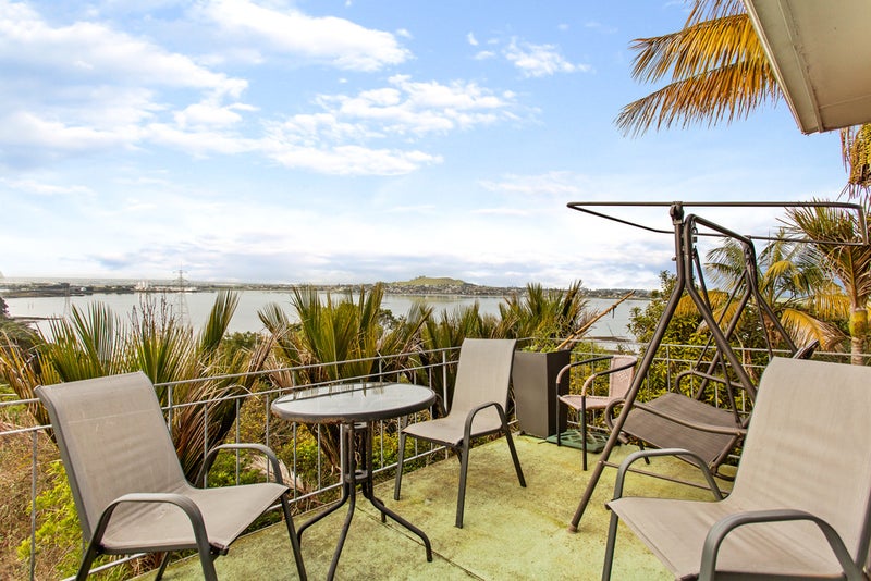 75 Frederick Street, Hillsborough, Auckland - Carousel 1