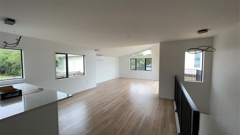 20B Pipitea Place, Massey, Auckland - Carousel 2