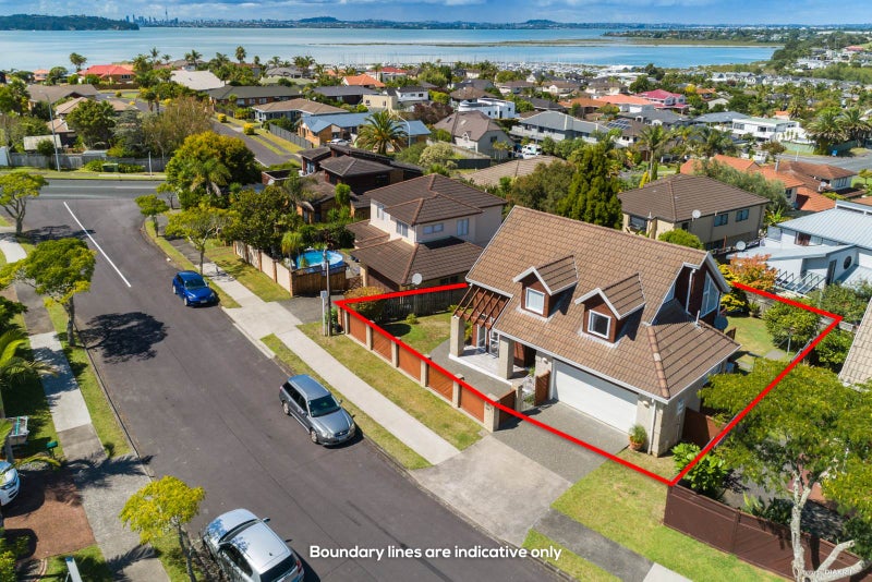 1/4 Glucina Avenue, West Harbour, Auckland - Carousel 1