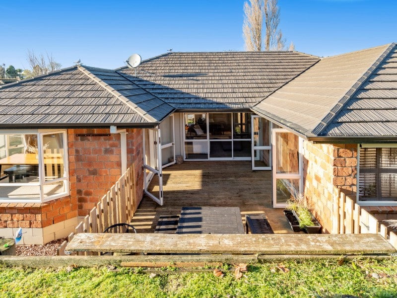 2 Harbourside Way, Welcome Bay, Tauranga - Carousel 2