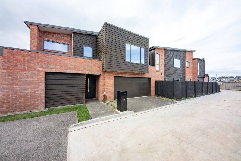 49 Maanihi Drive, Rototuna North, Hamilton - Carousel 2