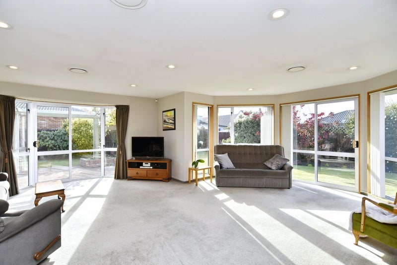 31 Creese Place, Redwood, Christchurch - Carousel 2