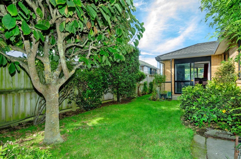 2/25 Aberfoyle Place, Parklands, Christchurch - Carousel 2
