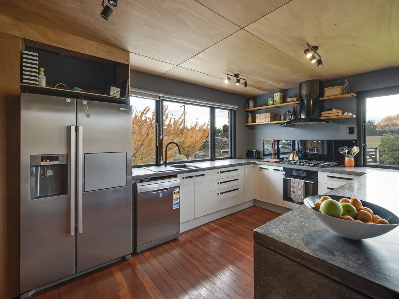 48 Royal Terrace, Alexandra, Alexandra - Carousel 2