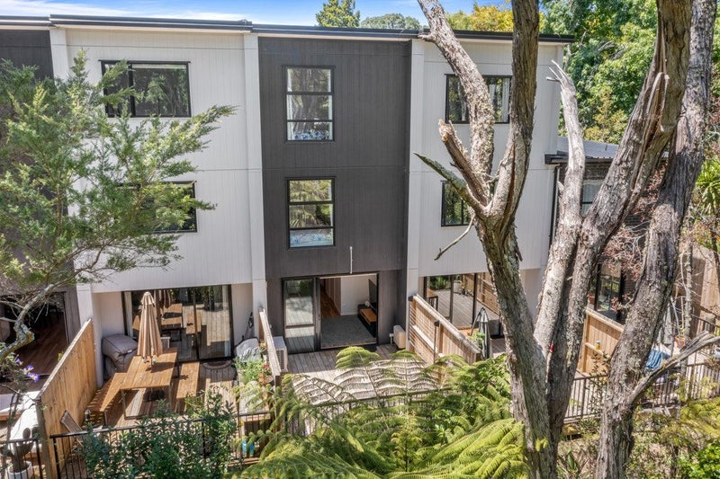 29 Tokai Place, Glen Eden, Auckland - Carousel 16