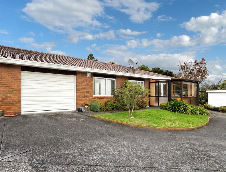 2/28A Godley Road, Green Bay, Auckland - Carousel 1