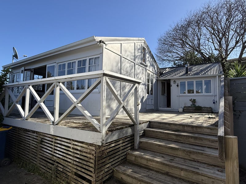 2/523 Beach Road, Murrays Bay, Auckland - Carousel 1