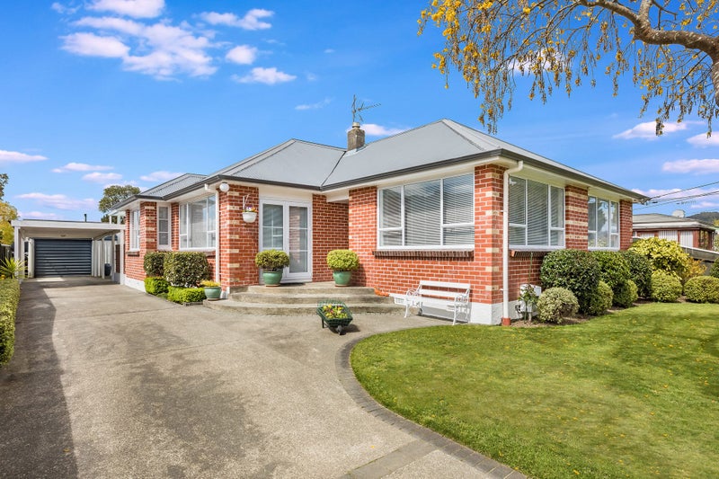 10 Craig Grove, Elderslea, Upper Hutt - Carousel 1