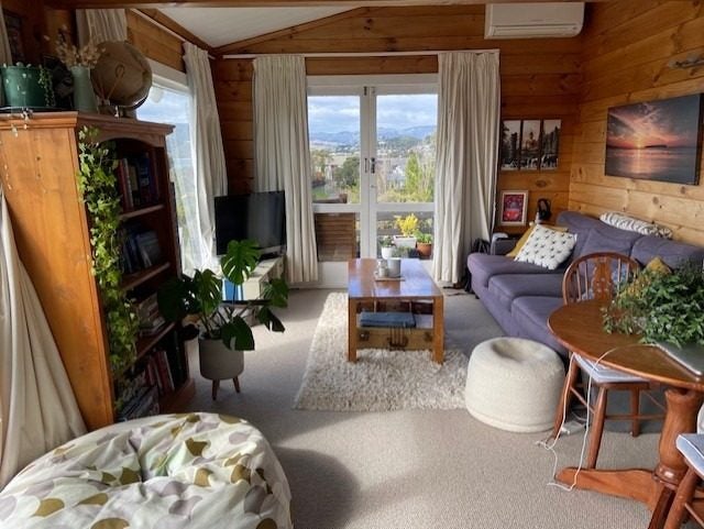 21 Bayview Road, Paremata, Porirua - Carousel 1