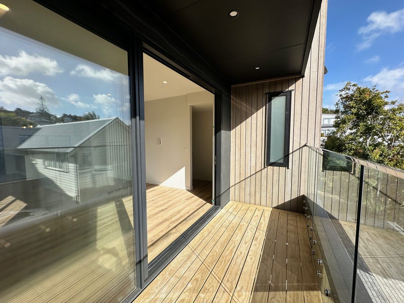 25A Penzance Road, Mairangi Bay, Auckland - Carousel 2