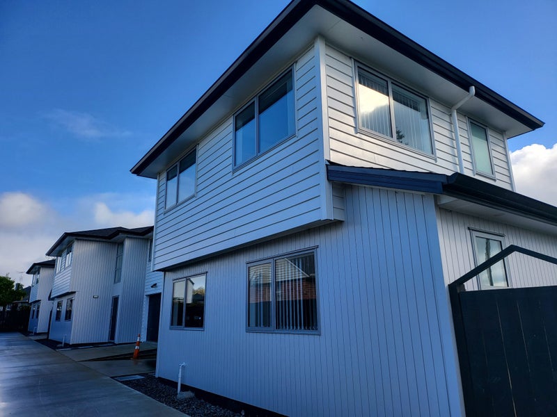 157C Riverside Avenue, Point England, Auckland - Carousel 1