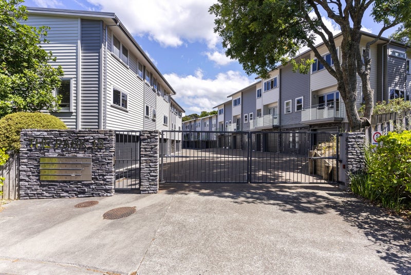 14/13 Kaihu Street, Northcote, Auckland - Carousel 18