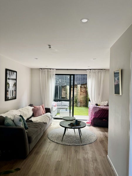 4/37 Camelot Place, Glenfield, Auckland - Carousel 9