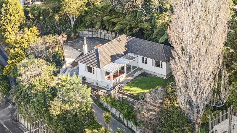 20 Frankley Road, Westown, New Plymouth - Carousel 2