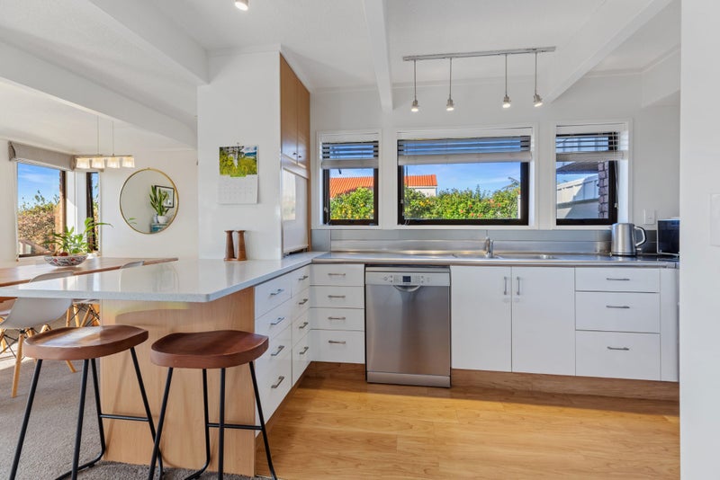 20 Pamela Place, Otumoetai, Tauranga - Carousel 2