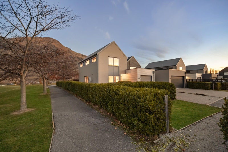 23B Onslow Road, Lake Hayes, Queenstown - Carousel 1