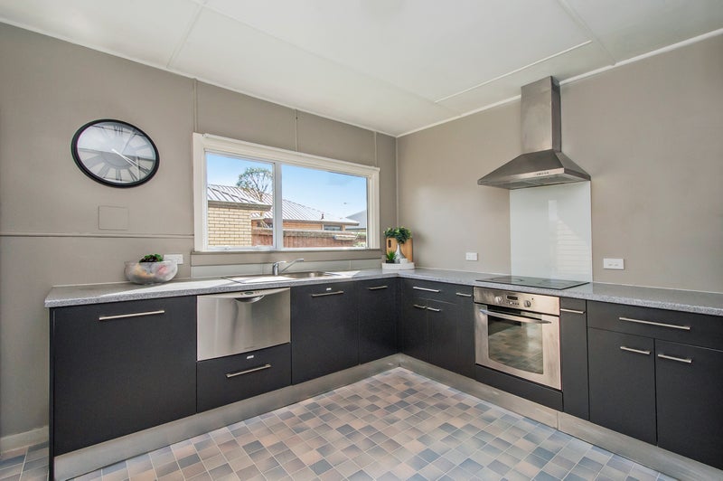 48 Middlepark Road, Sockburn, Christchurch - Carousel 2