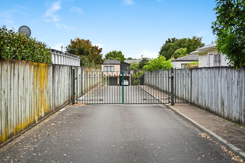 4 Akona Lane, Hamilton East, Hamilton - Carousel 19