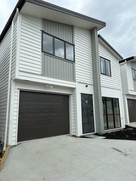 11C Regency Place, Sunnynook, Auckland - Carousel 1