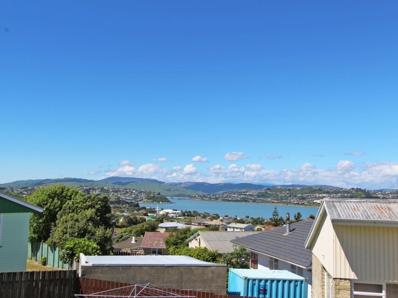 29 Rangituhi Crescent, Takapuwahia, Porirua - Carousel 1