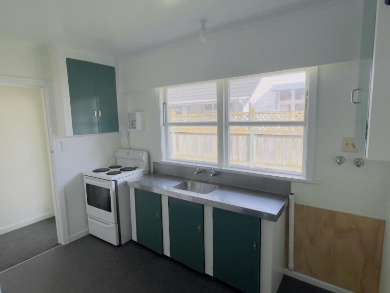 34 Parsons Street, Saint Johns Hill, Whanganui - Carousel 2