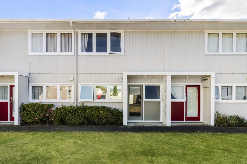 8/6 Keys Street, Elderslea, Upper Hutt - Carousel 2