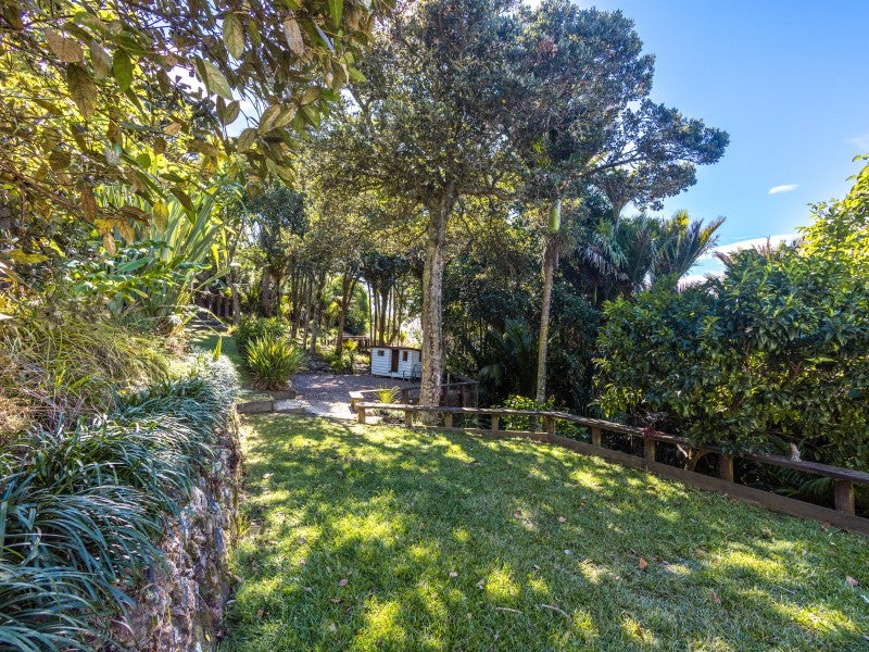 18 Pah Road, Onetangi, Waiheke Island - Carousel 2