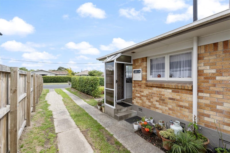 2/29A East Street, Claudelands, Hamilton - Carousel 2