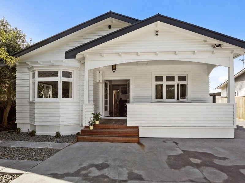 27 Hardy Street, Waterloo, Lower Hutt - Carousel 1