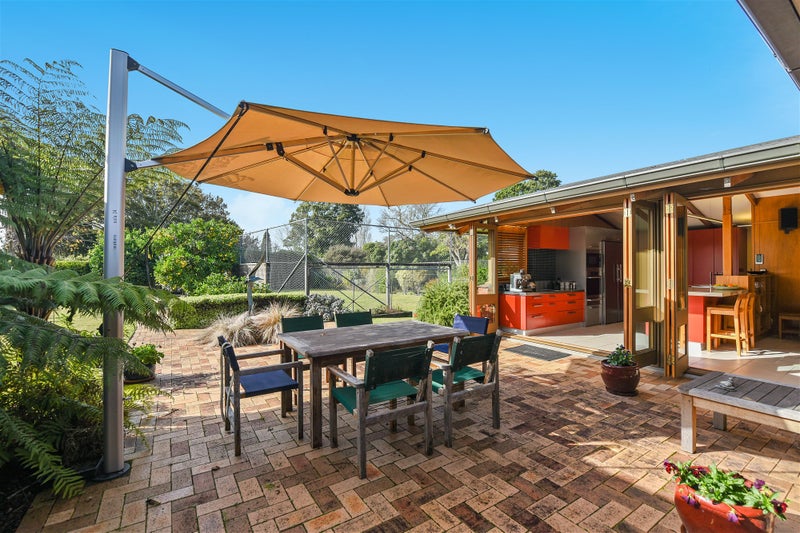 1040 River Road, Queenwood, Hamilton - Carousel 2